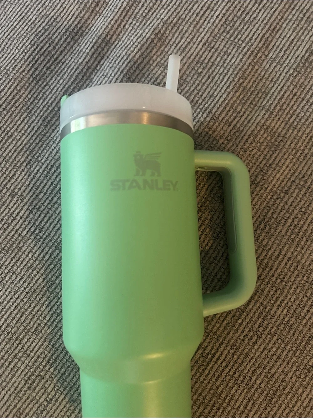 Stanley 40 onz cup - Picture 2 of 5